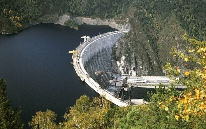 MOSKOU – Het ongeluk in de grootste waterkrachtcentrale van Rusland heeft maandag zo goed als zeker aan 76 mensen het leven gekost. Op die nachtmerrie bereiden de Russische autoriteiten de buitenwereld voor. Foto EPA