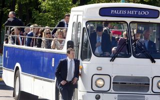 APELDOORN – In de bus met de koningin heerste kort na de aanslag in Apeldoorn op Koninginnedag alom verwarring.