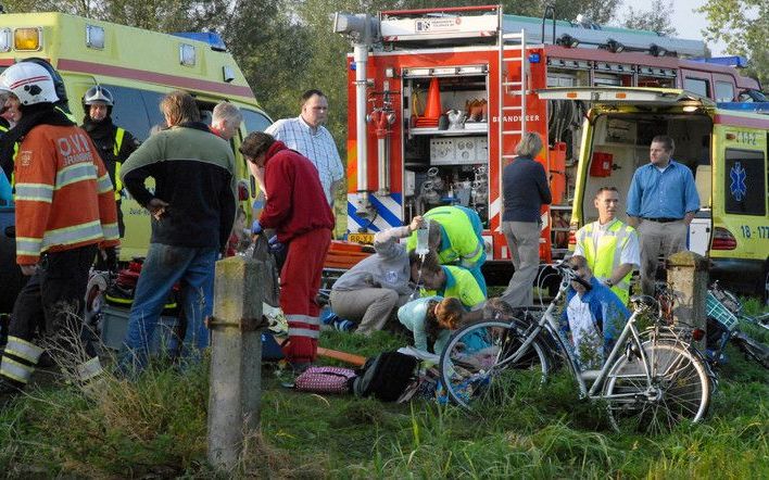 De veroorzaakster van het verkeersongeval in Arkel, waarbij twaalf leerlingen van de Gomarus Scholengemeenschap in Gorinchem gewondraakten, krijgt 40 uur werkstraf en een rijontzegging van 12 maanden, waarvan 6 maanden voorwaardelijk met een proeftijd van