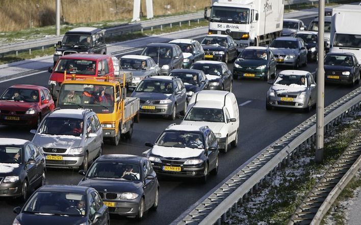 Minister Eurlings van Verkeer maakt woensdag bekend hoeveel mensen vorig jaar omkwamen in het verkeer. Vorig jaar kon hij voor het eerst een cijfer onder de achthonderd melden: 791. De minister wil het aantal verkeersdoden terugbrengen naar vijfhonderd in