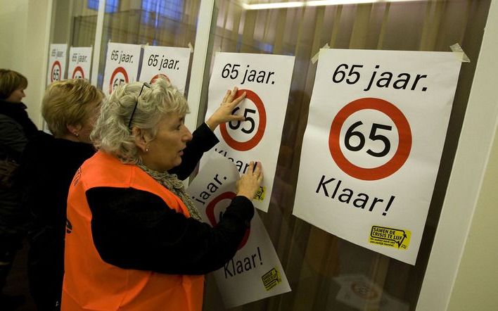 DEN HAAG – De regeling die het mogelijk maakt dat mensen die vroeg zijn gaan werken toch nog op hun 65e AOW krijgen, zal niet alleen gelden voor werknemers, maar ook voor kleine zelfstandigen. Foto ANP