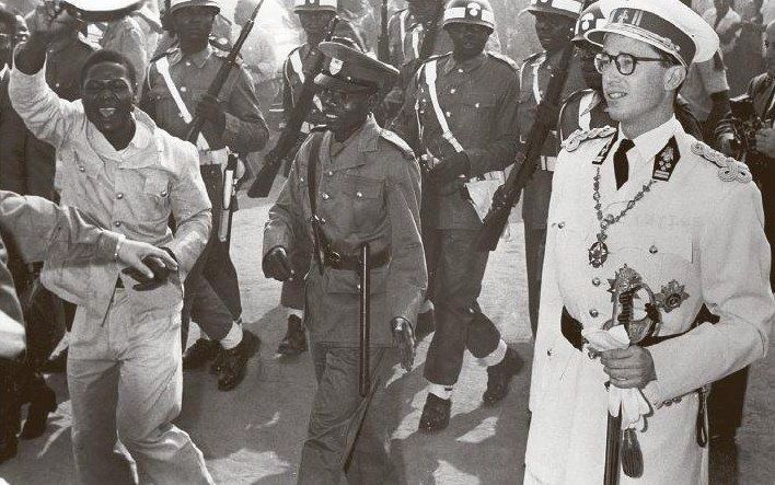 De Belgische koning Boudewijn (r.) tijdens de Congolese onafhankelijkheidsdag, 30 juni 1960. Foto Topfoto