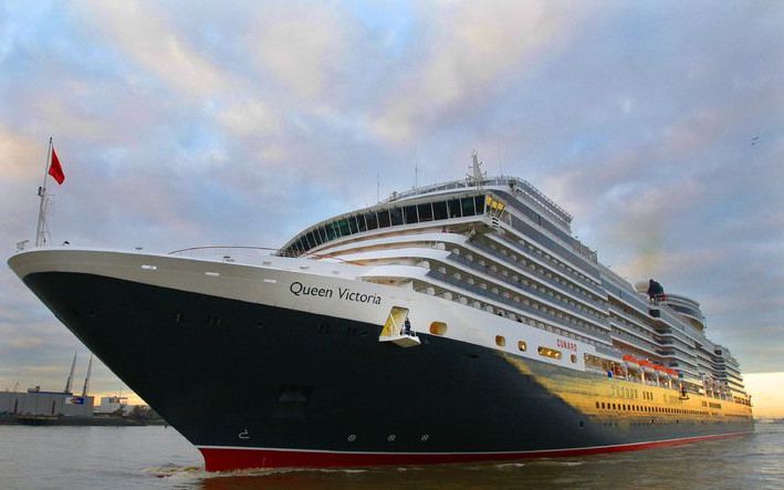 Na een jaar waarin het aantal bezoeken van cruiseschepen aan Rotterdam flink terugliep, kan Cruise Port Rotterdam dit jaar weer meer vakantieschepen verwelkomen. Op de foto cruiseschip Queen Victoria. foto ANP