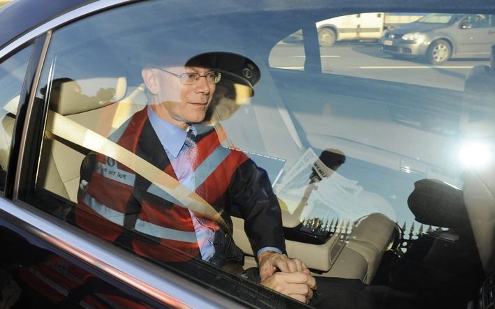 Herman Van Rompuy komt vrijdagmorgen aan voor een overleg met de Belgische koning Albert II. Foto EPA