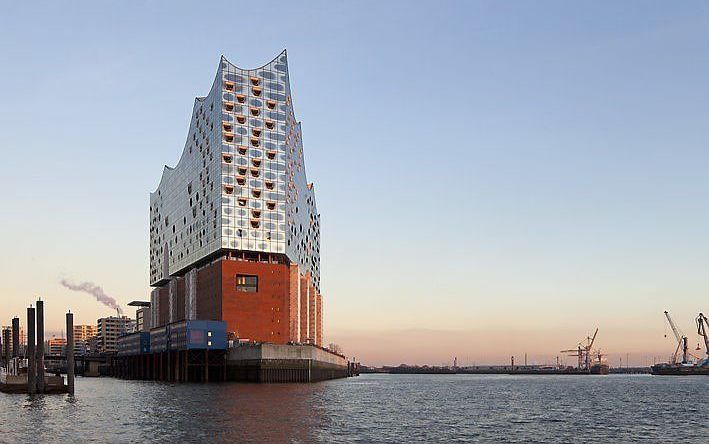 De Elbphilharmonie Hamburg, een markant concertgebouw en nieuw symbool van Hamburg. beeld Elbphilharmonie Hamburg