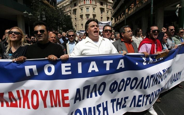 Demonstratie in Athene tegen de economische maatregelen van de Griekse overheid.&#8194;beeld EPA