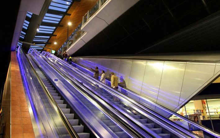 AMSTERDAM - Roltrappen op het nieuwe NS station Bijlmer Arena in Amsterdam Zuidoost. Foto ANP