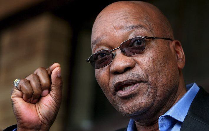 JOHANNESBURG - ANC-leider Zuma is bezig om door het hele land toespraken te houden. Daarbij valt op dat Zuma altijd datgene belooft waarvan hij weet dat het bij zijn gehoor goed in de smaak zal vallen. Foto: EPA