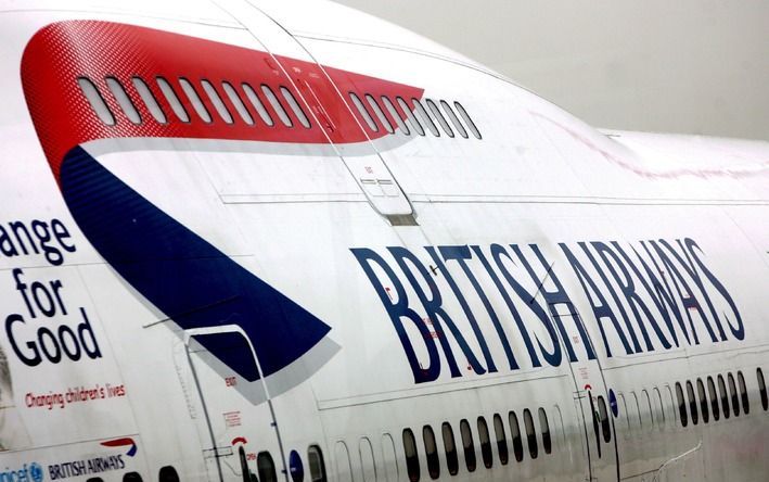 LONDEN – British Airways schrapt 1700 arbeidsplaatsen bij zijn cabinepersoneel in het Verenigd Koninkrijk. Bovendien worden de lonen voor een periode van twee jaar bevroren. Dat heeft de Britse luchtvaartmaatschappij dinsdag bekendgemaakt. Foto EPA