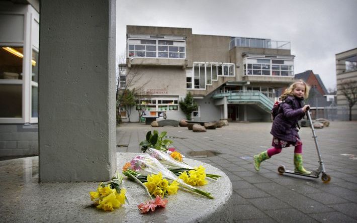 De 69–jarige overblijfwacht Leo van Trappe, die vorige week werd doodgestoken op een schoolplein in Amsterdam–Zuid, wordt vrijdag begraven. Dat meldde een personeelslid van de Willemsparkschool woensdag. Foto ANP