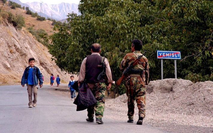 Dorpswacht in Yemisli, in het zuidoosten van Turkije. Foto EPA