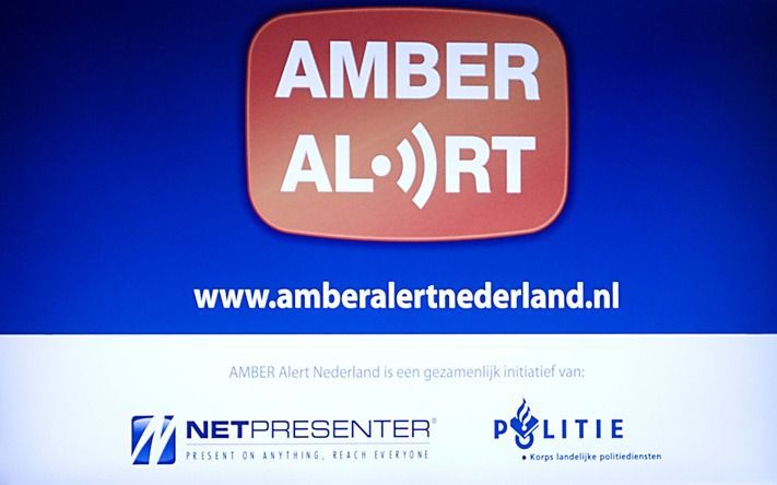 DEN HAAG – De alarmeringsdienst Amber Alert voor ontvoeringen en onrustbarende vermissingen is in het geval van het verdwenen meisje Milly Boele niet snel genoeg in gang gezet. Dat is althans de voorlopige indruk van minister Hirsch Ballin van Justitie en