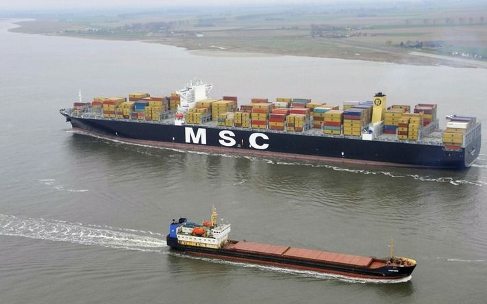 Schepen op de Westerschelde. Foto EPA