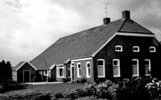 De boerderij van Lammert Huizing in het Groningse Sellingerbeetse. Achter het laatste raam rechts in de voorgevel was de slaapkamer waarin het Joodse gezin Sachs twintig maanden heeft doorgebracht. Foto L. Huizing.