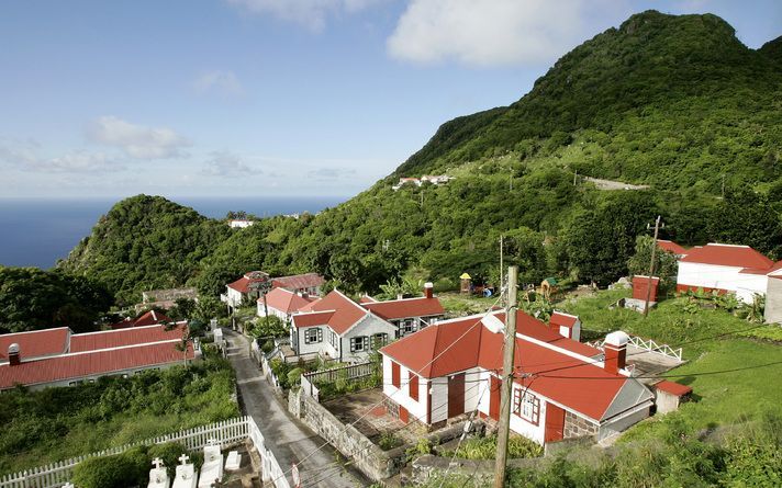 Uitzicht vanaf het Antilliaanse eiland Saba. - Foto ANP