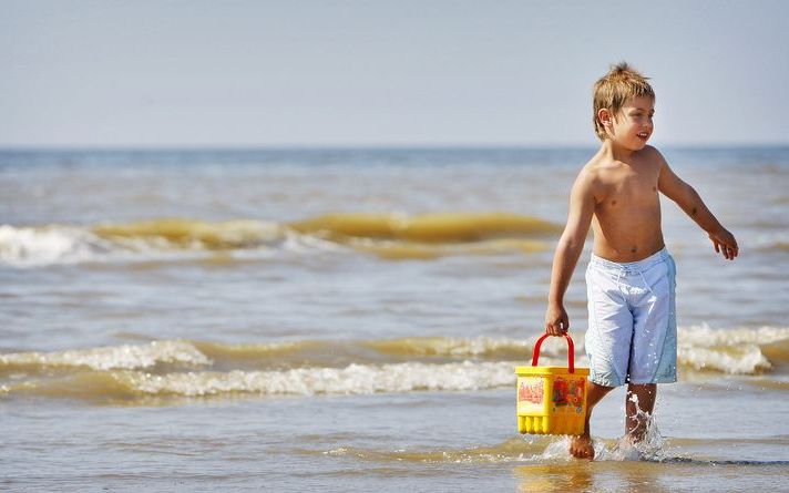 DE BILT – Mensen die vanaf vrijdag vakantie hebben, hoeven het land niet te ontvluchten. Althans niet wat het weer betreft, want de zomer komt terug. Dat beloofde weerinstituut KNMI vrijdag. Foto ANP