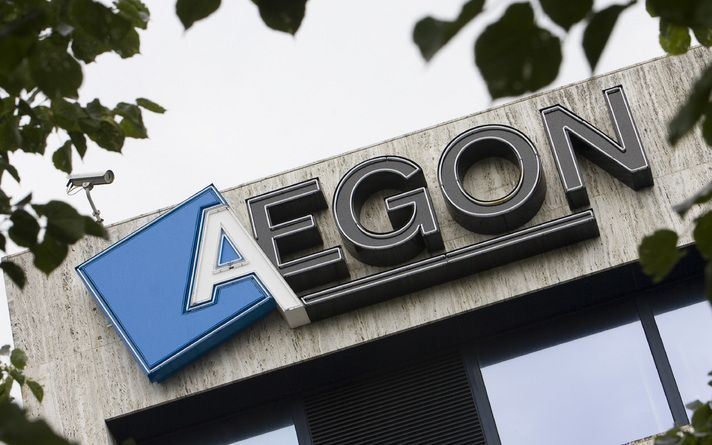 DEN HAAG - Verzekeraar Aegon heeft de nettowinst in het tweede kwartaal met 58 procent zien dalen naar 276 miljoen euro. Foto ANP