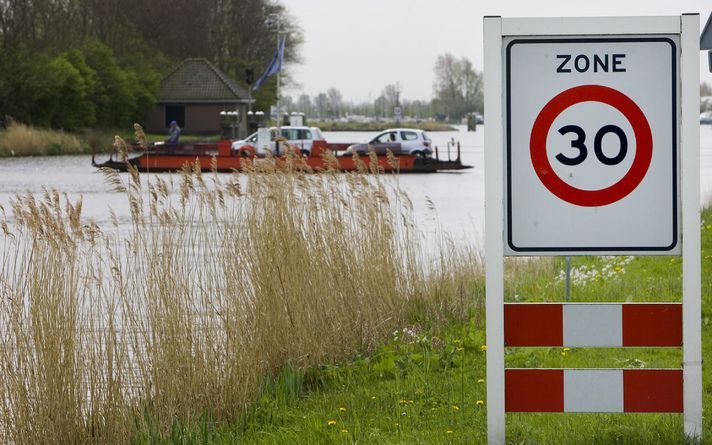 Eurlings reageerde op berichten over het sterk gestegen aantal ongelukken in de zones tussen 2002 en 2007. Foto ANP