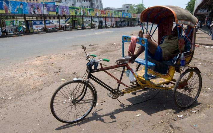 Een Sri-Lankaanse riksja chauffeur. Foto EPA