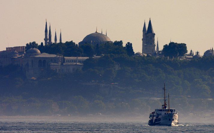 Een veerboot is voor de Turkse kust gezonken. Foto EPA