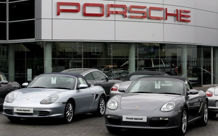 STUTTGART/WOLFSBURG – Volkswagen en Porsche willen „integreren” in één autoconcern. Porsche maakte woensdag bekend dat dit de wens is van de aandeelhouders van de sportwagenfabrikant, terwijl Volkswagen in een verklaring liet weten hier positief tegenover