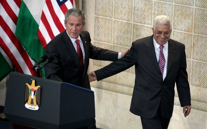 President Bush samen met de Palestijnse president Abbas. Foto EPA