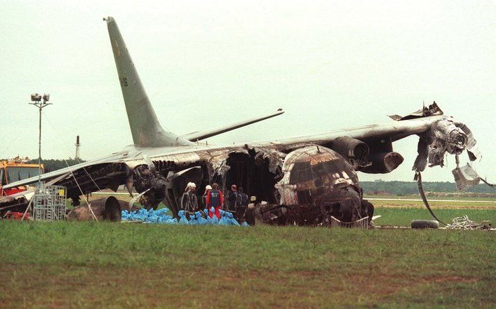 Hans Matheeuwsen onthult in ”Vergeten ramp” dat de copiloot van de Belgische Hercules C-130 die in 1996 op de Vliegbasis Eindhoven neerstortte niet bevoegd was de door hem uitgevoerde tactische landing te maken. Foto ANP