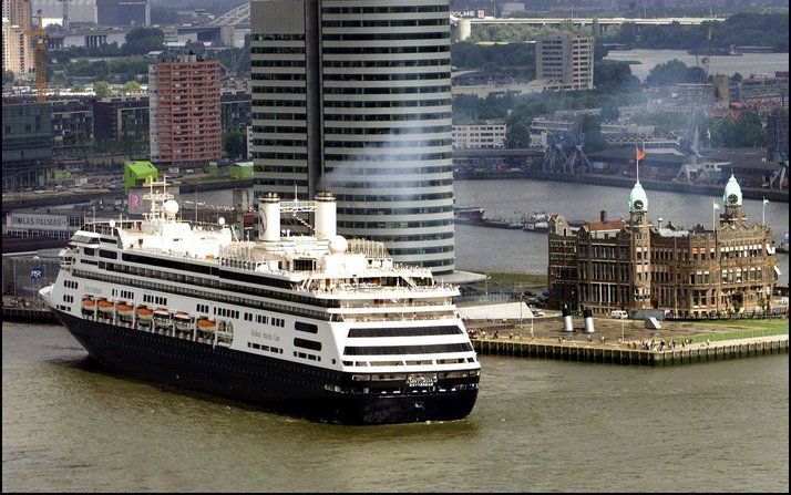 SAN DIEGO – Ruim honderd opvarenden van een cruiseschip van de Holland Amerika Lijn (HAL) zijn ziek geworden tijdens een tocht naar Hawaii. Het gaat om de tweede uitbraak van buikgriep in korte tijd op een schip van de Amerikaanse HAL, meldden Amerikaanse