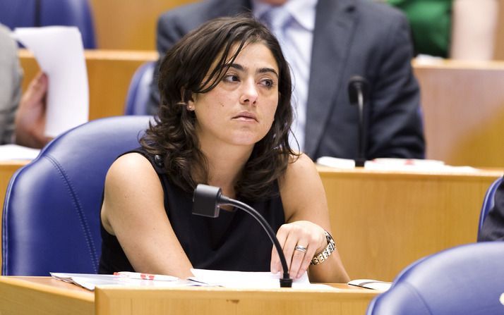 DEN HAAG – Minister Donner (Sociale Zaken) moet volgens de SP optreden tegen „de zelfverrijking van bestuurders in de sociale zekerheid”. Alle leden van de raden van bestuur van de Sociale Verzekeringsbank (SVB), uitkeringsinstituut UWV en de voormalige a