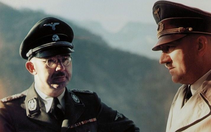 Himmler (l.) samen met Hitler op de Obersalzberg in Beieren, waar de nazileider een verblijf had. Foto Ullstein Bild