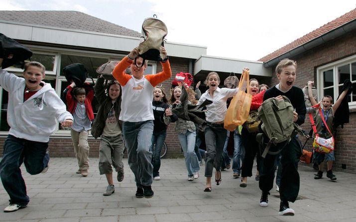 BARNEVELD – De fractie van Pro’98 in Barneveld wil via een handtekeningenactie aantonen dat het animo voor openbaar voortgezet onderwijs in de gemeente groot is. Foto ANP