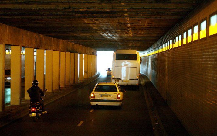 PARIJS - Pont de l'alma tunnel in Parijs. Tien jaar na de brand in de Montblanc–tunnel die 39 levens eiste, zijn er nog 42 gevaarlijke tunnels in Frankrijk. - Foto EPA