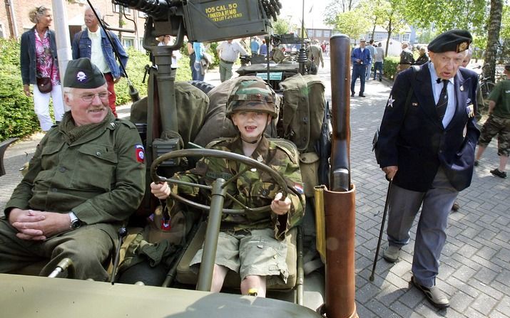 Veteranen van VN-missies mogen volgend jaar meelopen met het bevrijdingsdefilé in Wageningen. Dat zei een woordvoerder van het Nationaal Comité Herdenking Capitulaties 1945 woensdag. Foto ANP