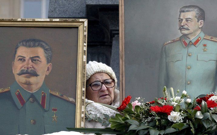 MOSKOU - De voormalige dictator Josef Stalin is zondag als derde geëindigd in de verkiezing van de populairste Rus. De middeleeuwse held Aleksandr Nevski eindigde als eerste. Foto: EPA