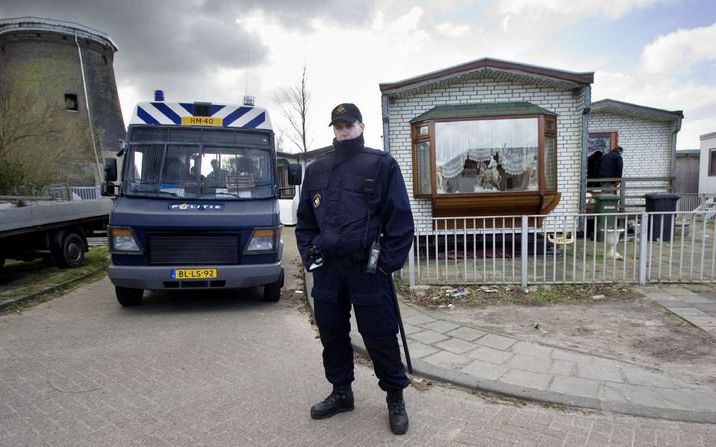 De extra aandacht voor jongerenproblemen in Gouda en het grote personeelstekort bij de Goudse politie eisen hun tol. Ervaren agenten komen nauwelijks meer toe aan ander werk dan het ingrijpen bij incidenten. Foto ANP