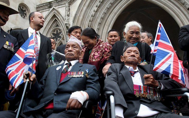 Vijf Nepalese militairen die in dienst waren van de Britse strijdkrachten, de zogeheten Gurkha’s, eisen het recht op om Brits staatsburger te worden. Dinsdag begon een rechtszaak daarover bij de Britse Hoge Raad. Foto EPA