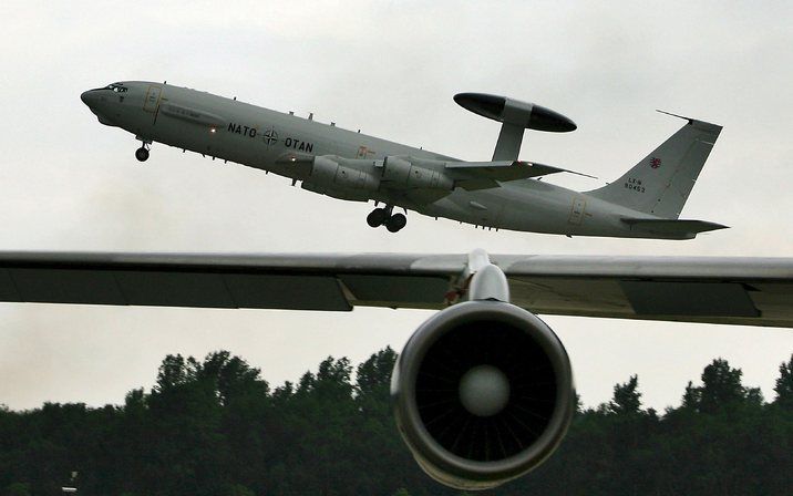 MAASTRICHT - Vorig jaar kwamen over Awacs bijna 25.000 klachten binnen tegenover ruim 18.000 in 2007. Foto EPA