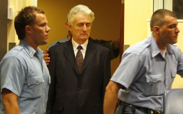 De van oorlogsmisdaden verdachte voormalige Bosnisch–Servische leider Radovan Karadzic is donderdagmiddag voorgeleid voor het Joegoslavië–Tribunaal in Den Haag. Hij verklaarde gebruik te willen maken van de mogelijkheid pas over dertig dagen te pleiten of