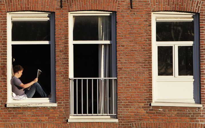 De Amsterdamse woningcorporatie Ymere heeft naar eigen zeggen een mijlpaal bereikt in de strijd tegen woonfraude. Ze kan namelijk de winst claimen die huurders met het illegaal doorverhuren van hun woning verdienen. Foto ANP