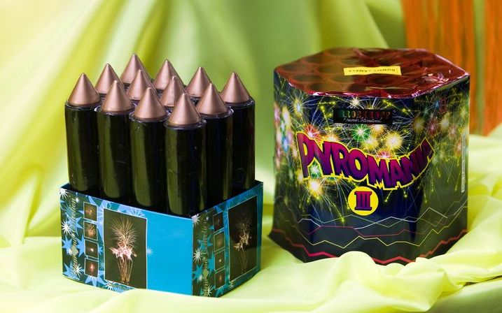 Bijna 30 procent van het consumentenvuurwerk is onveilig. Dat bleek donderdag uit het jaarlijkse onderzoek van de Vliegende Brigade Vuurwerk van de VROM-Inspectie. Foto ANP