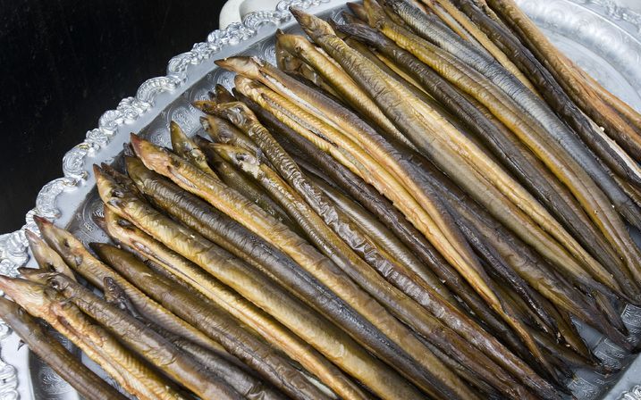 Nederlanders hebben het afgelopen jaar per persoon 200 gram minder vis gegeten dan het jaar ervoor. Dat blijkt uit cijfers van onderzoeksbureau Gfk in opdracht van het Nederlands Visbureau die donderdag naar buiten zijn gebracht. Foto ANP