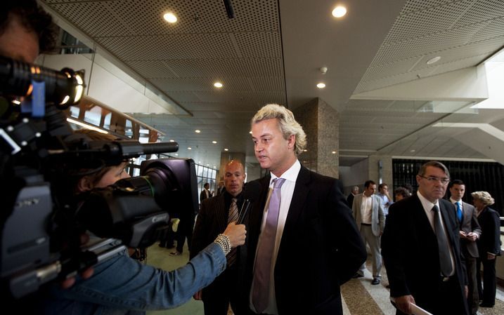 Het kabinet is volledig de weg kwijt en moet naar huis worden gestuurd. De begroting voor 2010 toont aan dat de tijd rijp is voor nieuwe verkiezingen. Dat stelde PVV–leider Wilders dinsdag in een eerste reactie op de miljoenennota. Foto ANP