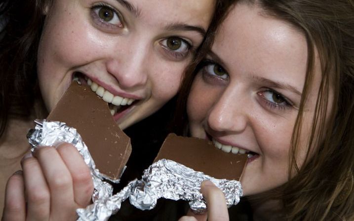 Meer eiwitten tegen obesitas in plaats van chocolade. Foto ANP