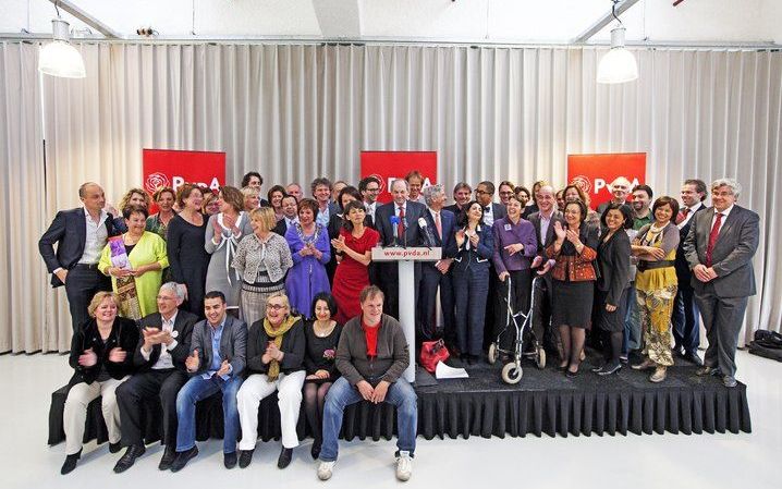 DEN HAAG – De zeventig kandidaten op de verkiezingslijst van de PvdA zijn een goede afspiegeling van ons land. „Deze lijst is Nederland”, zei beoogd lijsttrekker Job Cohen dinsdag in Den Haag bij de presentatie van de conceptlijst. Foto ANP