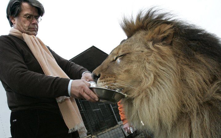 Staatscircus Moskou-Holiday komt begin februari wel met wilde dieren naar Alphen aan den Rijn, maar laat de dieren niet optreden tijdens de voorstellingen daar. Tot dit compromis zijn de gemeente en het circus gekomen, maakte de gemeente gisteren bekend.