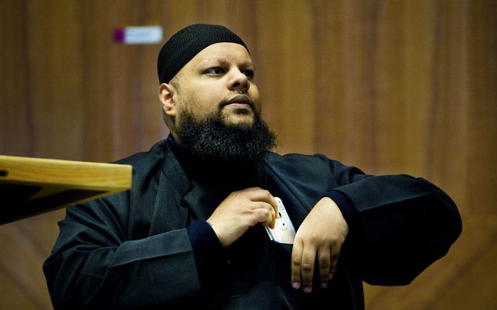 DEN HAAG - De orthodoxe moslim en advocaat Mohammed Enait. Foto ANP