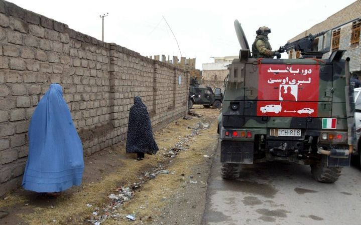 KABUL – Vrouwen in Afghanistan behoren tot de groep vrouwen die er het ellendigst aan toe zijn in de wereld. Foto EPA