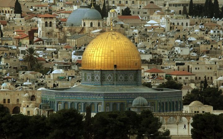 BRUSSEL – Jeruzalem zou de hoofdstad moeten zijn van zowel Israël als van een toekomstige Palestijnse staat, vinden minister Verhagen (Buitenlandse Zaken) en zijn collega’s van de 26 andere EU–landen. Foto EPA