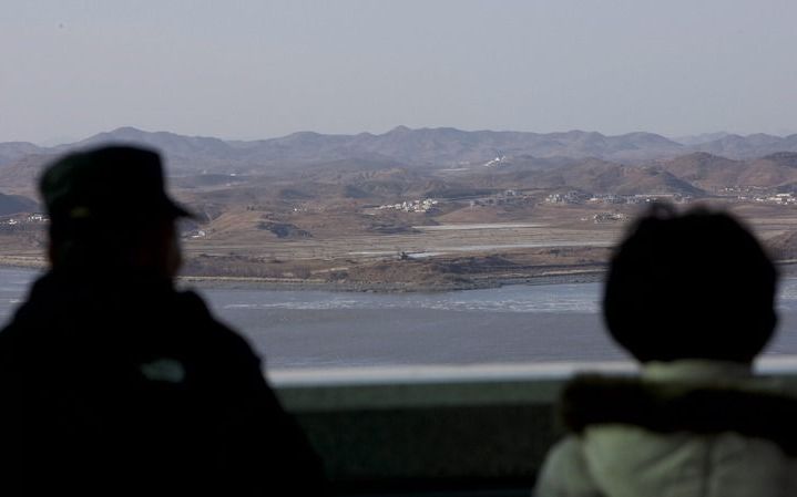 SEOUL– In Noord–Korea hebben hongerlijdende burgers agenten aangevallen. Dat meldden groepen in Seoul aan de Noord–Koreaanse oppositiekrant Daily NK, die in Zuid–Korea verschijnt. De voedselprijzen zijn door de inflatie sterk gestegen. Foto EPA