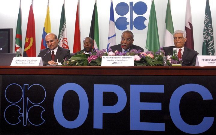 De Organisatie van Olie–Exporterende Landen (OPEC) is van plan het huidige productieniveau onveranderd te laten. Foto EPA